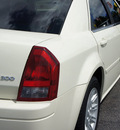 chrysler 300 2006 white sedan gasoline 6 cylinders rear wheel drive automatic 33021