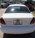 ford taurus 2001 white sedan se gasoline 6 cylinders front wheel drive automatic 76205