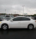 nissan altima 2008 white sedan 2 5 s gasoline 4 cylinders front wheel drive automatic 27215