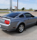 ford mustang 2006 gray coupe gt gasoline 8 cylinders rear wheel drive automatic with overdrive 76087
