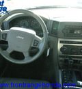 jeep grand cherokee 2005 bright silver suv laredo gasoline 8 cylinders 4 wheel drive automatic 80910