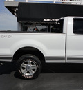ford f 150 2005 white xlt 4x4 gasoline 8 cylinders 4 wheel drive automatic 45005