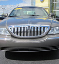 lincoln town car 2004 gray sedan ultimate gasoline 8 cylinders rear wheel drive automatic with overdrive 46410