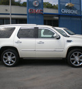 cadillac escalade 2007 white suv gasoline 8 cylinders all whee drive automatic 13502