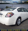 nissan altima 2010 white sedan 2 5 s gasoline 4 cylinders front wheel drive automatic 98632