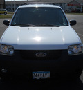 ford escape 2006 white suv xlt gasoline 6 cylinders all whee drive automatic with overdrive 55811