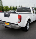 nissan frontier 2007 white se 2wd gasoline 6 cylinders rear wheel drive automatic with overdrive 98371