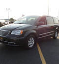 chrysler town and country 2011 gray van touring flex fuel 6 cylinders front wheel drive 6 speed automatic 60915