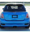 mini cooper 2009 blue hatchback s gasoline 4 cylinders front wheel drive autostick 77065