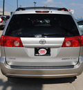 toyota sienna 2010 silver van le 7 passenger gasoline 6 cylinders front wheel drive automatic 75228