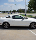 ford mustang 2011 white coupe v6 gasoline 6 cylinders rear wheel drive automatic 76108