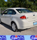 ford focus 2010 white sedan sel gasoline 4 cylinders front wheel drive automatic 32837