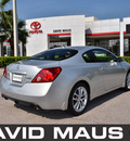 nissan altima 2009 silver coupe se gasoline 6 cylinders front wheel drive automatic 32771