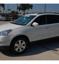 chevrolet traverse 2011 white suv lt gasoline 6 cylinders all whee drive 6 speed automatic 77090