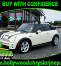 mini cooper 2006 off white s gasoline 4 cylinders front wheel drive 6 speed manual 33021