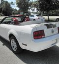 ford mustang 2005 white v6 deluxe gasoline 6 cylinders rear wheel drive 5 speed manual 32783