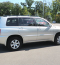toyota highlander 2002 silver suv 4wd gasoline 4 cylinders all whee drive automatic with overdrive 56001