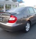 toyota camry 2002 gray sedan se gasoline 6 cylinders front wheel drive automatic 44410