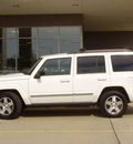jeep commander 2010 white suv sport gasoline 6 cylinders 4 wheel drive automatic 62034