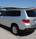 toyota highlander 2011 silver suv gasoline 6 cylinders front wheel drive automatic 76087