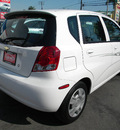chevrolet aveo 2004 white hatchback gasoline 4 cylinders front wheel drive automatic 92882