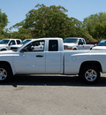 dodge dakota 2007 white pickup truck club cab slt gasoline 6 cylinders rear wheel drive automatic 95678