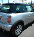 mini cooper 2003 silver hatchback gasoline 4 cylinders front wheel drive automatic 92882