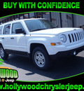 jeep patriot 2011 pw7 bright white cl suv sport gasoline 4 cylinders 2 wheel drive manual 33021
