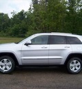 jeep grand cherokee 2011 silver suv gasoline 6 cylinders 4 wheel drive not specified 44024