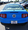 ford mustang 2010 dk  blue coupe gasoline 6 cylinders rear wheel drive automatic 76205
