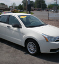 ford focus 2009 white sedan se gasoline 4 cylinders front wheel drive automatic with overdrive 13212