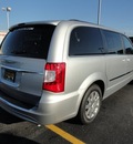 chrysler town and country 2011 silver van touring l flex fuel 6 cylinders front wheel drive 6 speed automatic 60915