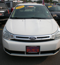 ford focus 2008 white sedan gasoline 4 cylinders front wheel drive 5 speed manual 13502