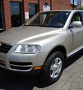 volkswagen touareg 2004 beige suv v6 gasoline 6 cylinders dohc all whee drive automatic 60007