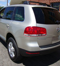 volkswagen touareg 2004 beige suv v6 gasoline 6 cylinders dohc all whee drive automatic 60007
