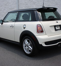 mini cooper 2009 off white hatchback s gasoline 4 cylinders front wheel drive automatic 27616