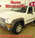 jeep liberty 2003 white suv sport gasoline 6 cylinders 4 wheel drive automatic 44060