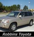 toyota highlander 2004 gold suv gasoline 4 cylinders front wheel drive automatic 75503