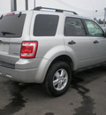 ford escape 2009 silver suv xlt gasoline 4 cylinders 4 wheel drive automatic 13502