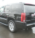 cadillac escalade 2007 black suv gasoline 8 cylinders all whee drive automatic 13502