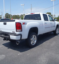gmc sierra 2500hd 2011 white denali diesel 8 cylinders 4 wheel drive automatic with overdrive 28557