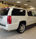 cadillac escalade esv 2011 white suv luxury flex fuel 8 cylinders all whee drive 6 speed automatic 55313