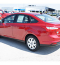 ford focus 2012 red sedan se gasoline 4 cylinders front wheel drive 6 speed automatic 77388