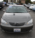 toyota camry 2005 gray sedan le gasoline 4 cylinders front wheel drive automatic 94010