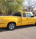 gmc sonoma 2002 yellow pickup truck sls ext f s gasoline 6 cylinders rear wheel drive automatic 55318
