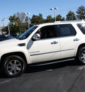 cadillac escalade 2008 white diamond suv gasoline 8 cylinders all whee drive automatic 07701