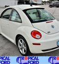 volkswagen beetle 2008 white hatchback triple white gasoline 5 cylinders front wheel drive automatic 32837