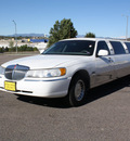 lincoln town car 2001 white sedan executive gasoline 8 cylinders rear wheel drive automatic with overdrive 80229
