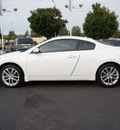 nissan altima 2009 white coupe 3 5 se gasoline 6 cylinders front wheel drive automatic 98371