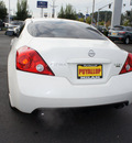 nissan altima 2009 white coupe 3 5 se gasoline 6 cylinders front wheel drive automatic 98371